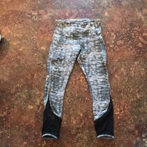 Gray Lululemon Tights With Black Mesh 💓🌙